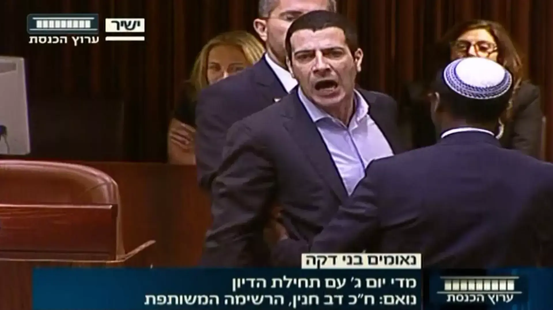שרון גל הוצא מהמליאה לאחר שכינה את חברי מרצ "פושעים"