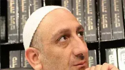 נתנאל אור כהן, קבליסט ידוע ומוכר בברנז'ה עם תכנית רדיו שבועית. מאי 2015