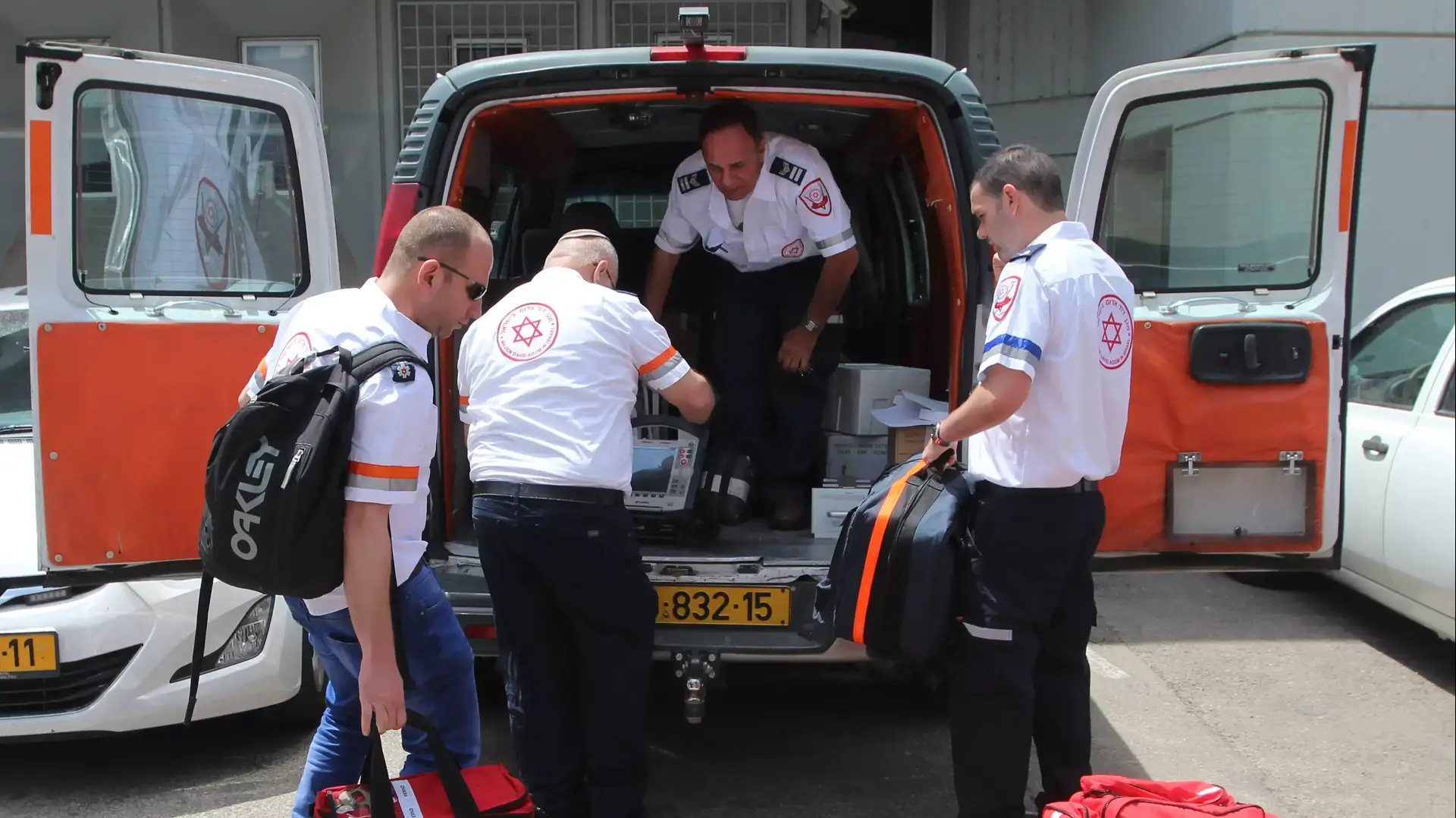משלחת מד"א יוצאת לנפאל, מאי 2015 משלחת מד"א יוצאת לנפאל, מאי 2015