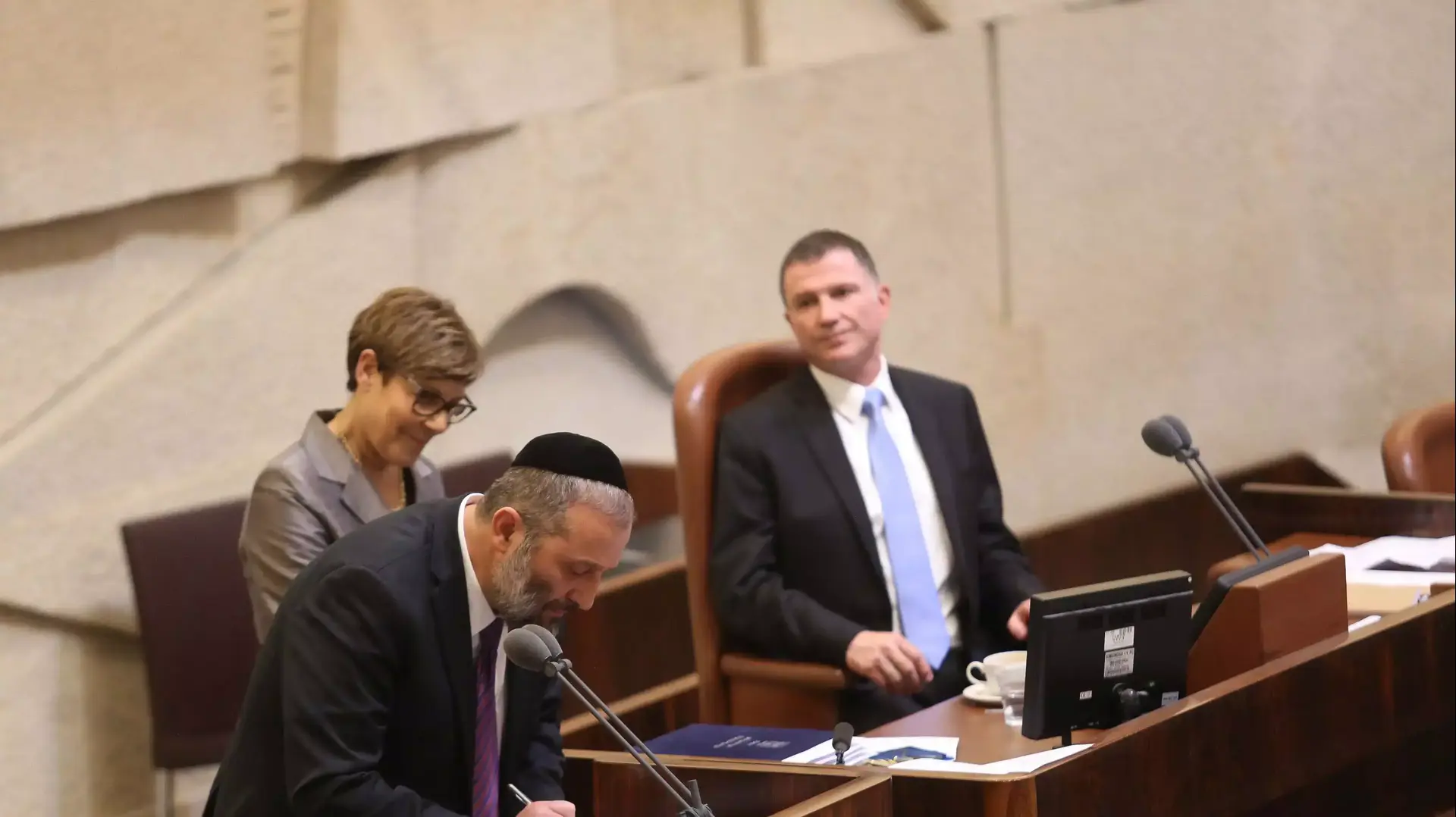אריה דרעי בהשבעת הממשלה ה-34, מאי 2015 אריה דרעי בהשבעת הממשלה ה-34, מאי 2015