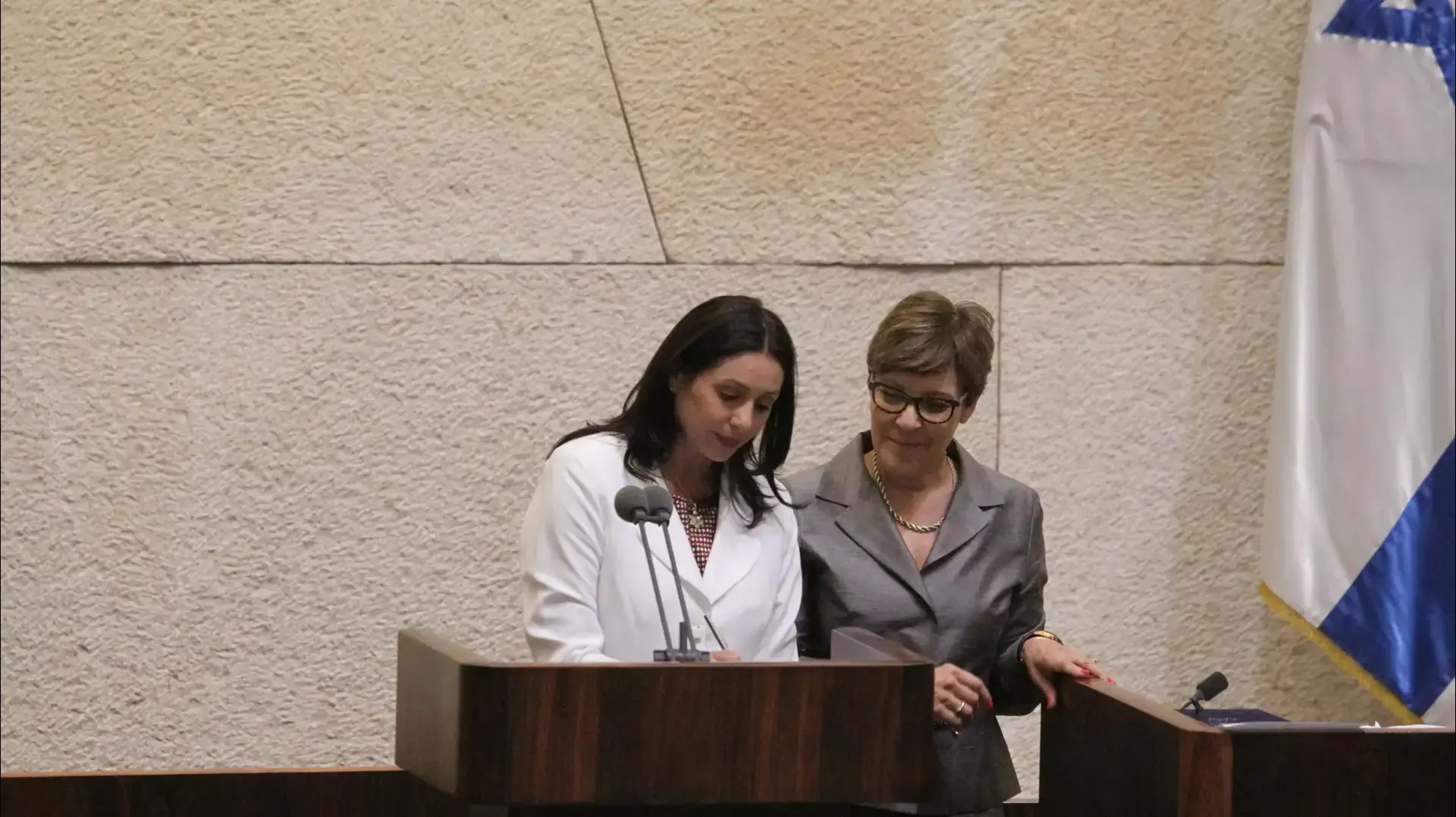 מירי רגב בהשבעת הממשלה ה-34, מאי 2015 מירי רגב בהשבעת הממשלה ה-34, מאי 2015