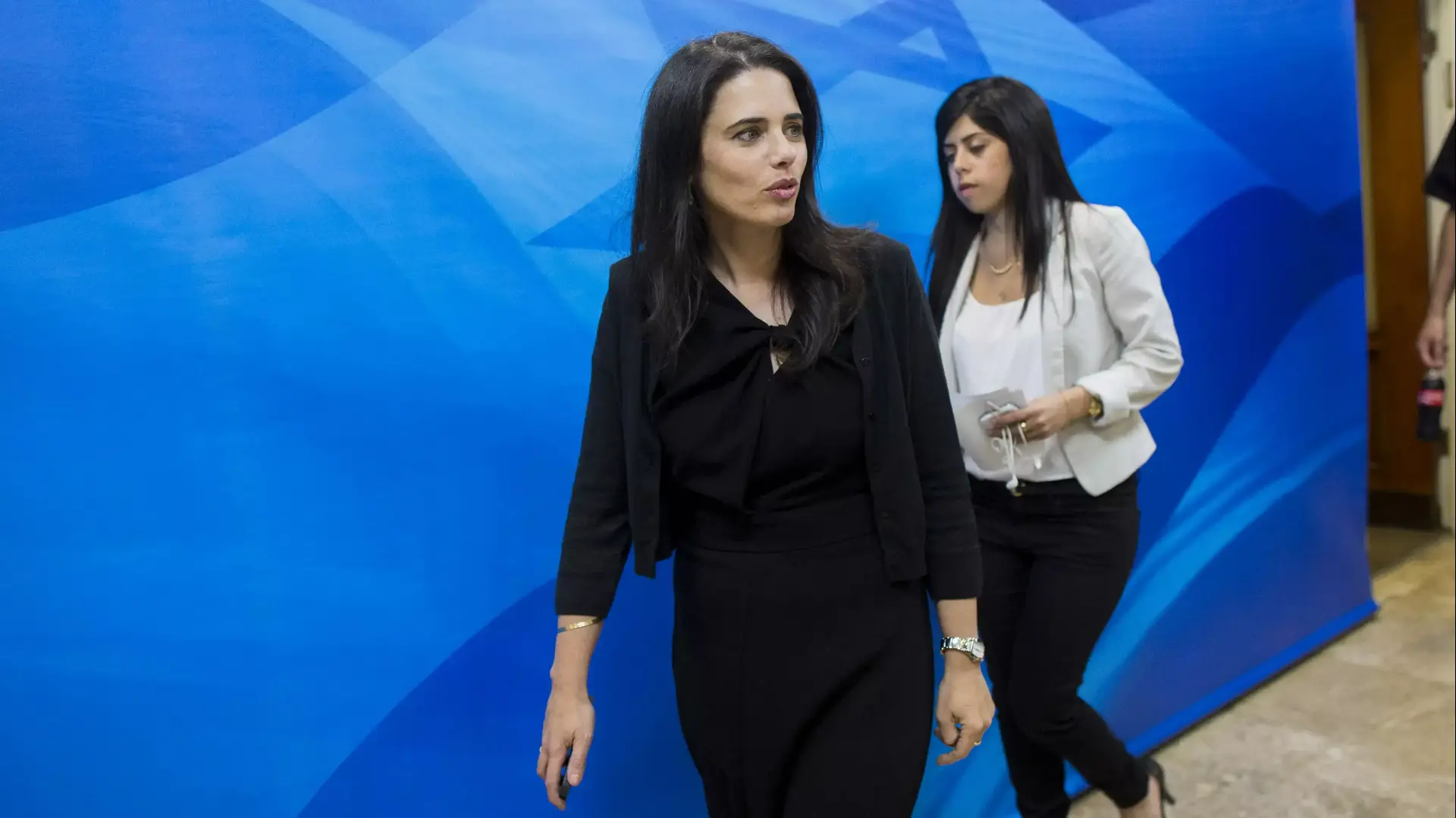 איילת שקד מגיעה לישיבת הממשלה החגיגית איילת שקד מגיעה לישיבת הממשלה החגיגית