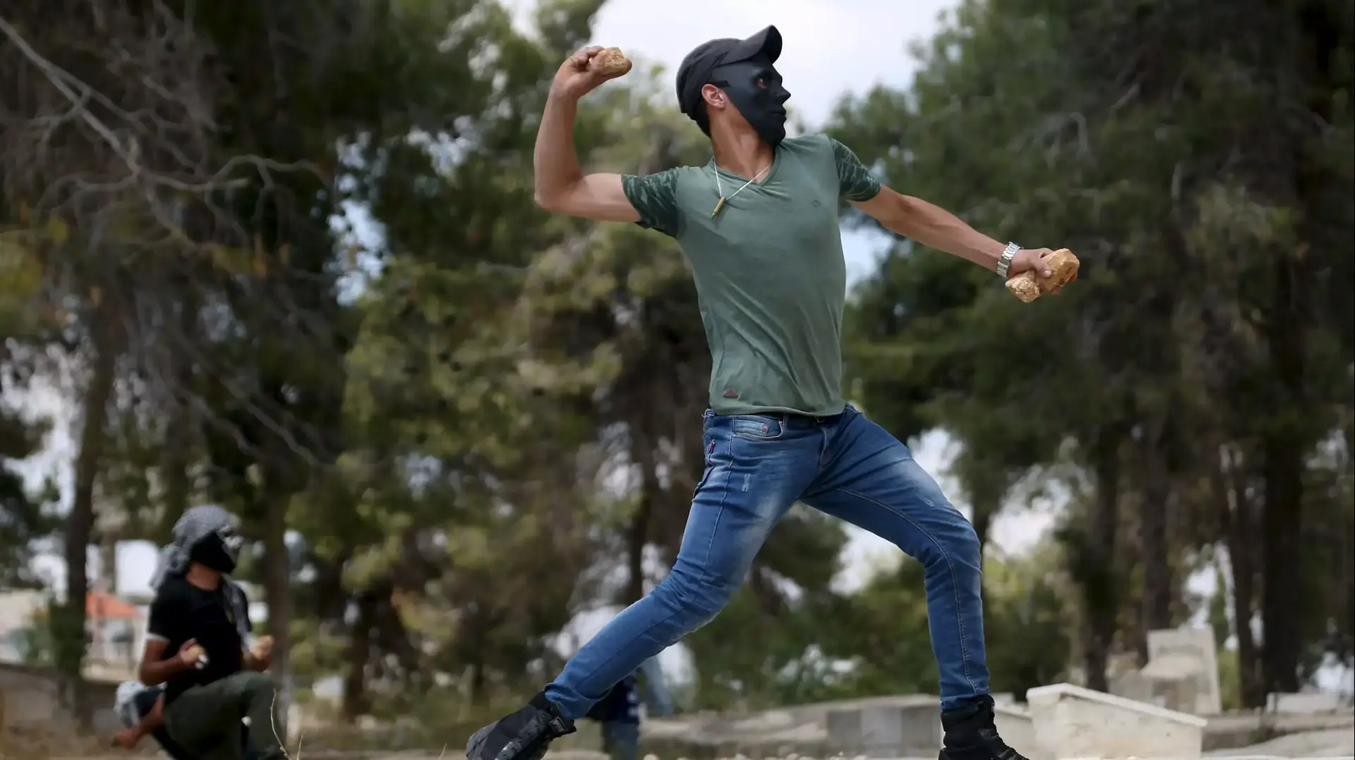 פלסטינים מפגינים במהלך אירועי יום הנכבה באזור רמאללה, מאי 2015 פלסטינים מפגינים במהלך אירועי יום הנכבה באזור רמאללה, מאי 2015