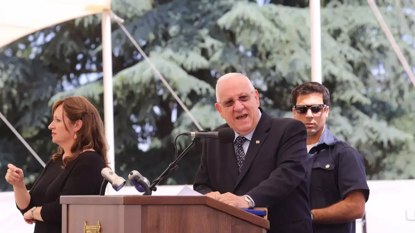 הנשיא ראובן ריבלין, טקס האזכרה הממלכתי בהר הרצל, לזכרם של יהודי אתיופיה שנספו בדרכם לישראל, מאי 2015 הנשיא ראובן ריבלין, טקס האזכרה הממלכתי בהר הרצל, לזכרם של יהודי אתיופיה שנספו בדרכם לישראל, מאי 2015