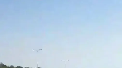 כלי רכב שנוסע נגד כיוון התנועה בכביש החוף בשל עומסי תנועה כבדים, 18 במאי 2015 כלי רכב שנוסע נגד כיוון התנועה בכביש החוף בשל עומסי תנועה כבדים, 18 במאי 2015