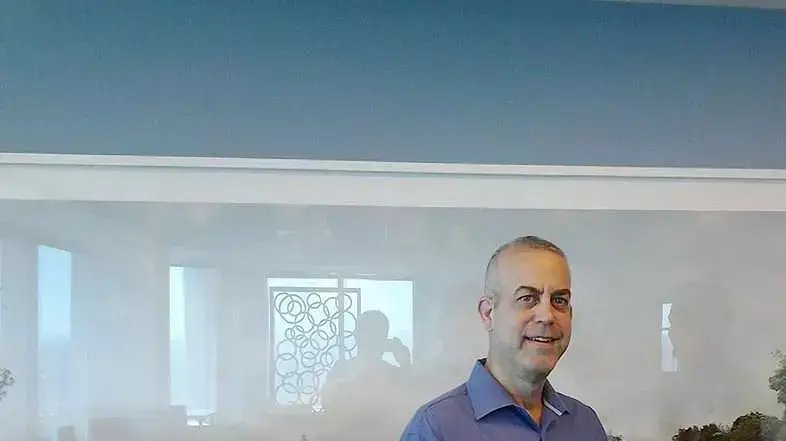 אריאל רוניס, מנהל במשרד הפנים שהתאבד לאחר פרסום סטטוס