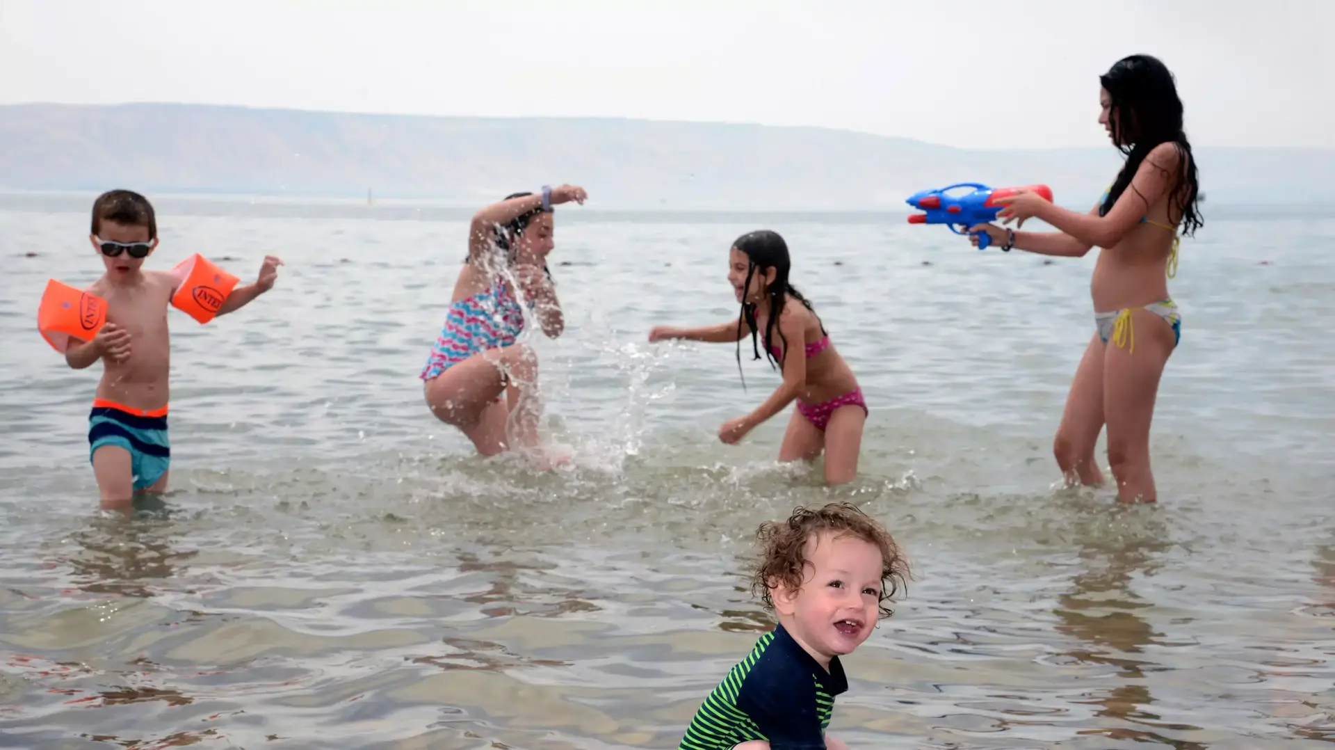 ילדים בכנרת 24 מאי 2015 ילדים בכנרת 24 מאי 2015