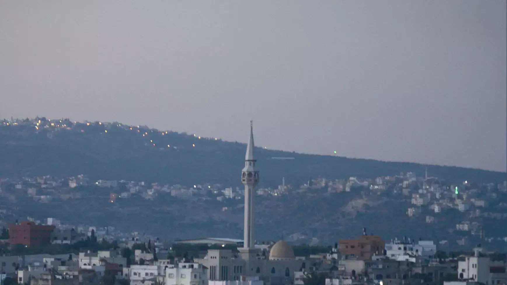 אריאל רוניס, אני ואחי נגד בן דודי אריאל רוניס, אני ואחי נגד בן דודי