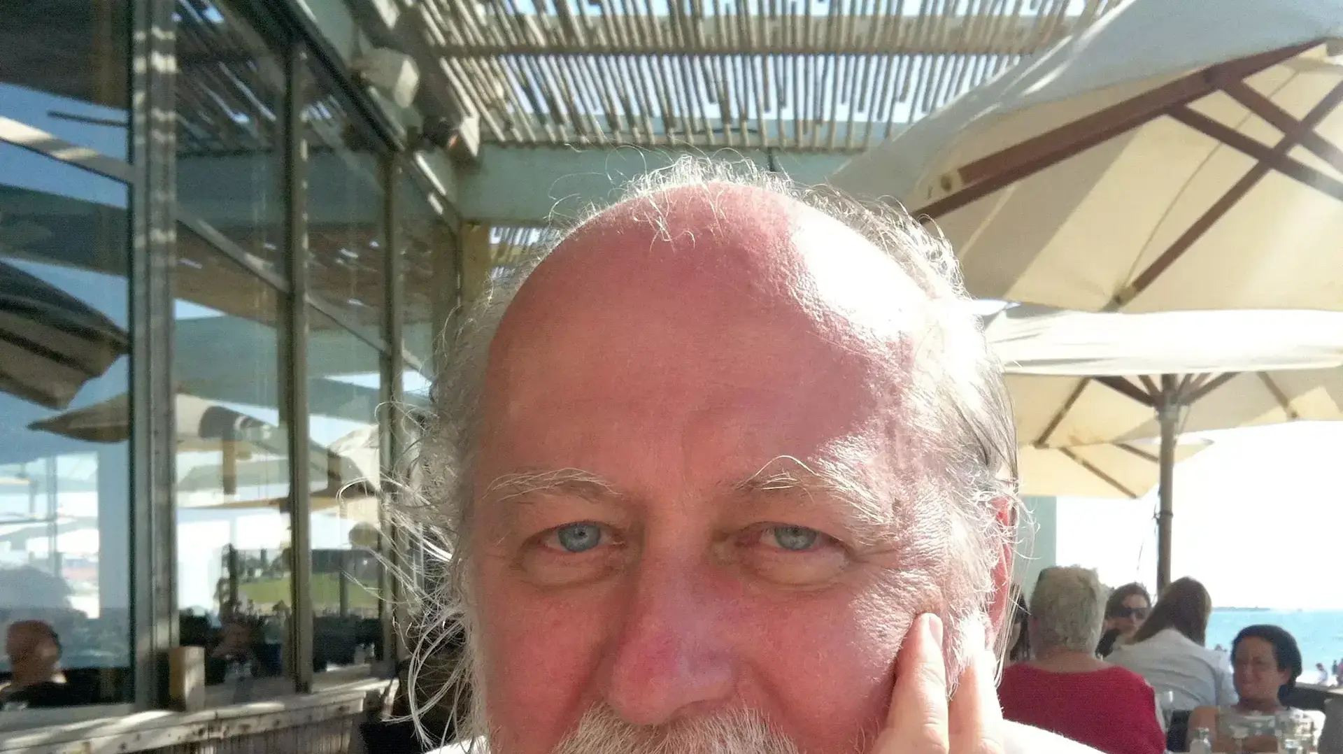 לאסלו קרסנהורקאי לאסלו קרסנהורקאי