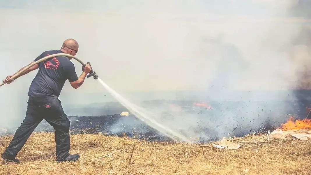 שריפת קוצים באזור המושבים אשבול, מבועים ופעמי תש"ז, 27 במאי 2015 שריפת קוצים באזור המושבים אשבול, מבועים ופעמי תש"ז, 27 במאי 2015
