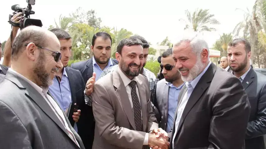 סגן יו"ר הלשכה המדינית של חמאס, איסמעיל הניה, במהלך טקס קבלת הפנים לשני בכירי חמאס ששבו לרצועת עזה סגן יו"ר הלשכה המדינית של חמאס, איסמעיל הניה, במהלך טקס קבלת הפנים לשני בכירי חמאס ששבו לרצועת עזה