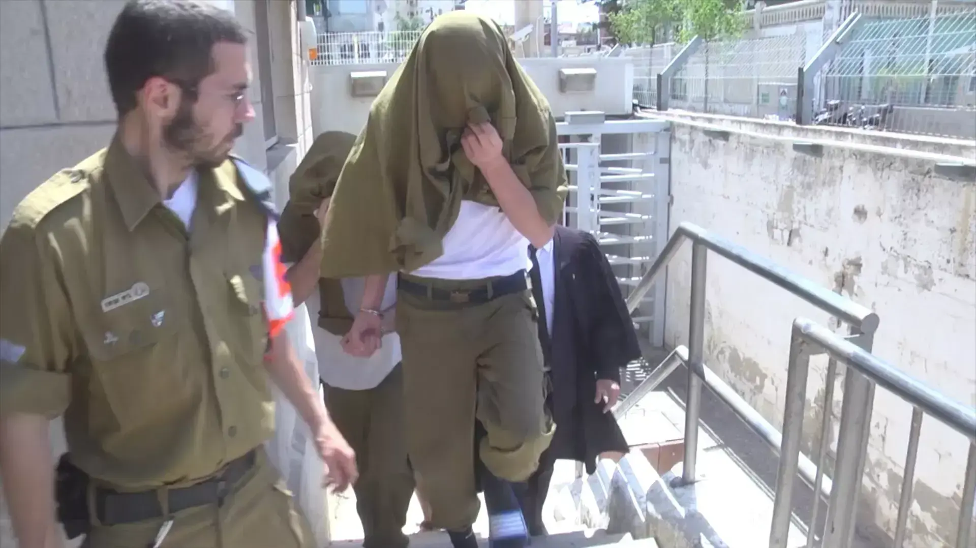 האונס בחצרים: שיחת טלפון בין הנאשם לחברתה של המתלוננת