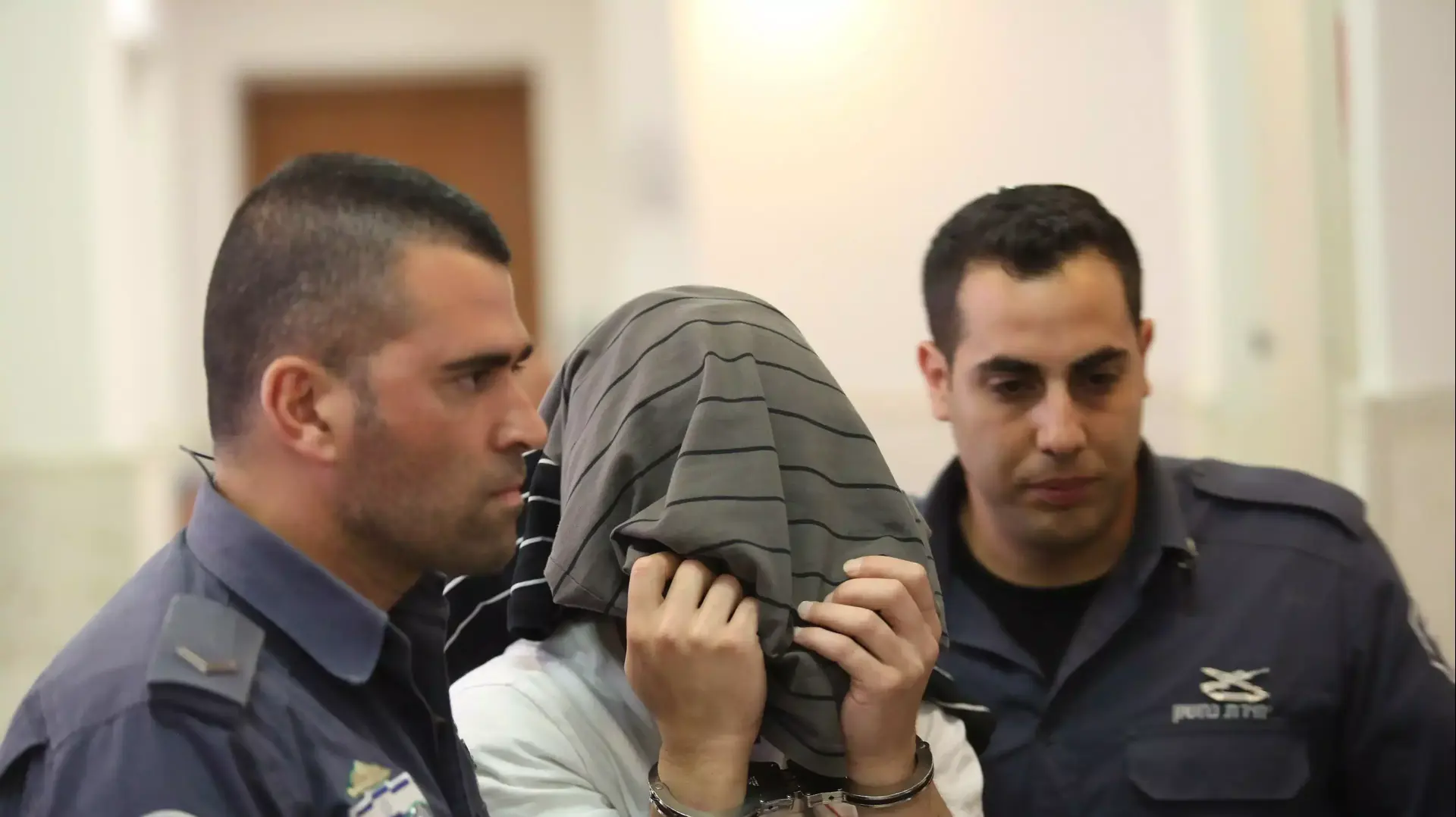 במחוזי בירושלים הגשת כתב אישום נגד תושב העיר החשוד כי אנס נערה בלג בעומר בגן סאקר, מאי 2015 במחוזי בירושלים הגשת כתב אישום נגד תושב העיר החשוד כי אנס נערה בלג בעומר בגן סאקר, מאי 2015