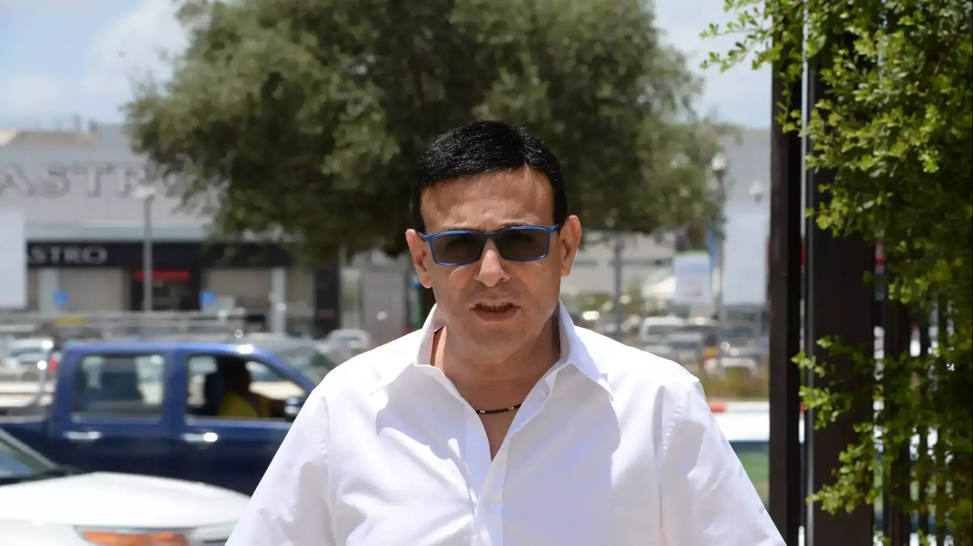 איש העסקים רוני מאנה בבריתה של נכדת שר הרווחה חיים כץ, מאי 2015 איש העסקים רוני מאנה בבריתה של נכדת שר הרווחה חיים כץ, מאי 2015