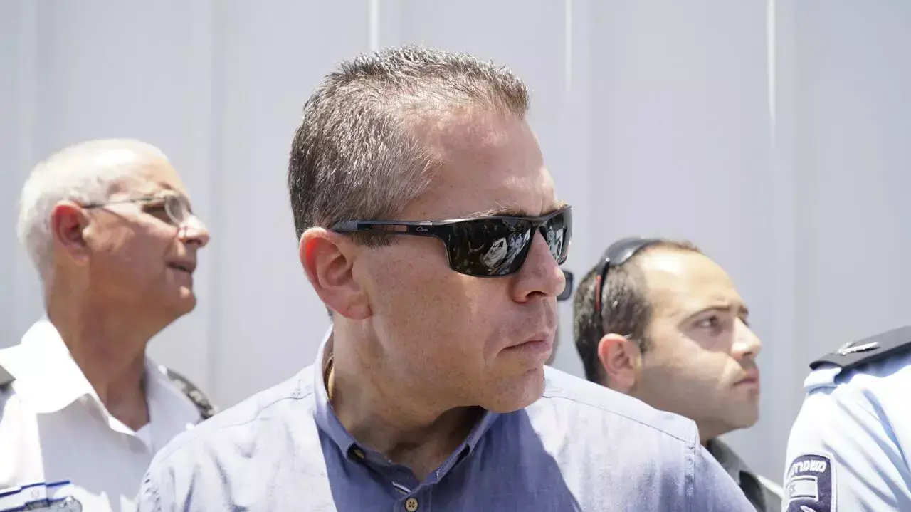 השר לביטחון פנים, גלעד ארדן בתרגיל פינוי בכלא כרמל, יוני 2015