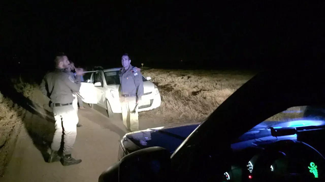 סריקות ברצועת חוף אשקלון אחרי נפילת הרקטה סריקות ברצועת חוף אשקלון אחרי נפילת הרקטה