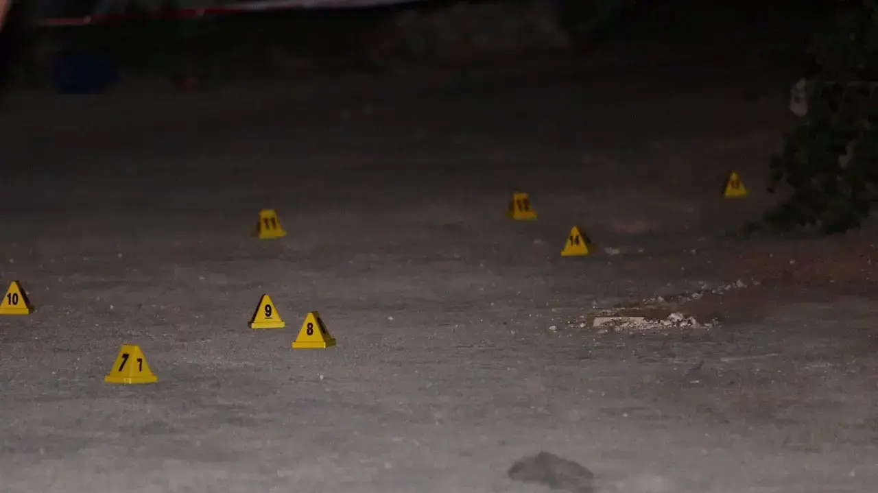 הזירה שבה נמצאו שתי גופות ברמלה, יוני 2015 הזירה שבה נמצאו שתי גופות ברמלה, יוני 2015