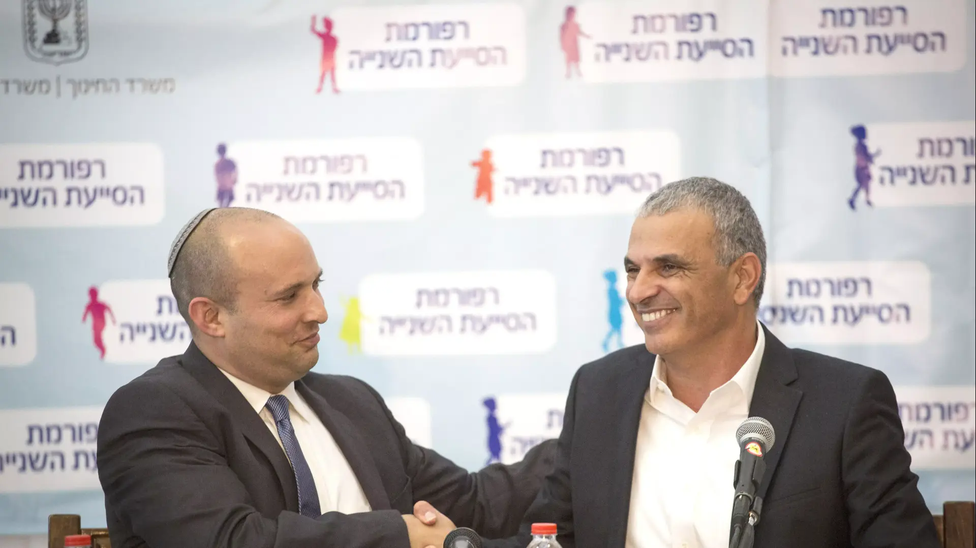 שר האוצר משה כחלון ושר החינוך נפתלי בנט, יוני 2015 שר האוצר משה כחלון ושר החינוך נפתלי בנט, יוני 2015