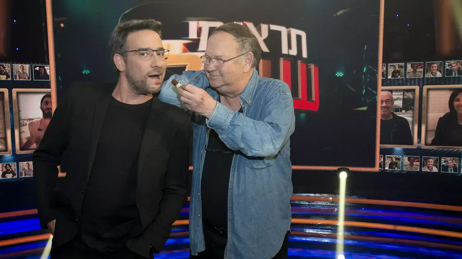 יגאל שילון ומולי שולמן על סט תכניתם "תראו מי שואל"