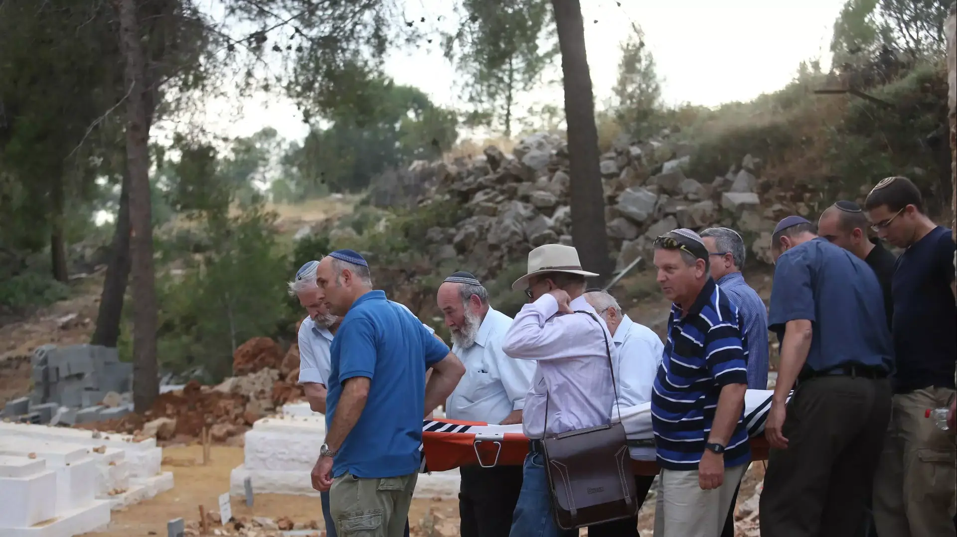 הלוויית ח"כ לשעבר דוד רותם ז"ל, בית העלמין המרכזי בכפר עציון, 9 ביוני 2015 הלוויית ח"כ לשעבר דוד רותם ז"ל, בית העלמין המרכזי בכפר עציון, 9 ביוני 2015