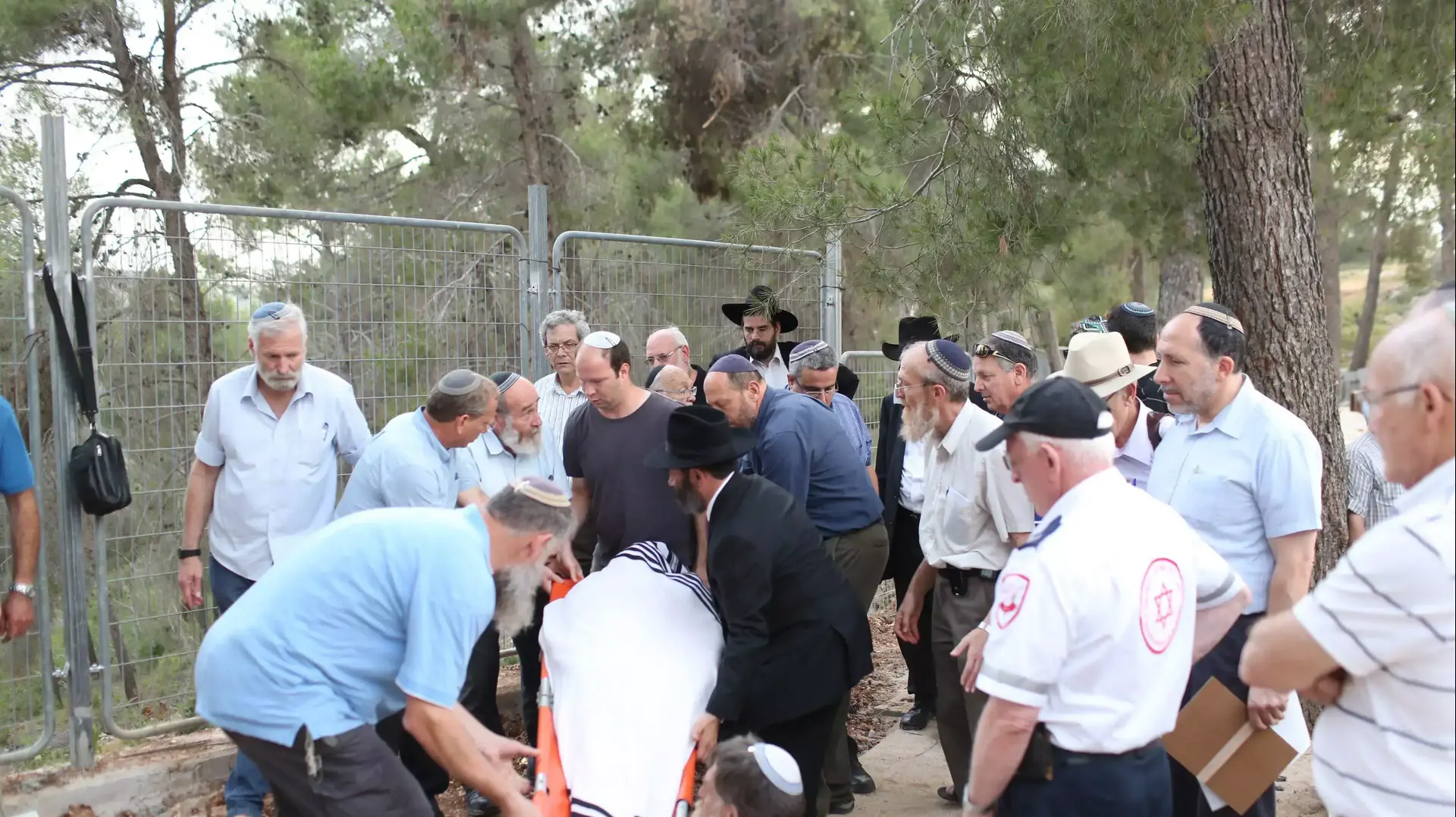 הלוויית ח"כ לשעבר דוד רותם ז"ל, בית העלמין המרכזי בכפר עציון, 9 ביוני 2015 הלוויית ח"כ לשעבר דוד רותם ז"ל, בית העלמין המרכזי בכפר עציון, 9 ביוני 2015