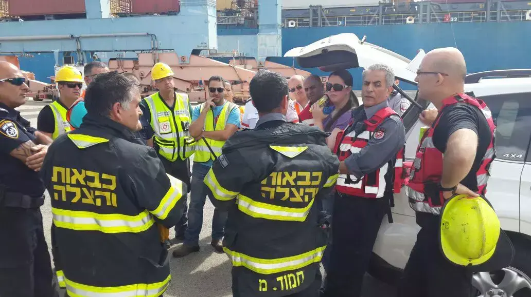 הערכת מצב בעקבות דליפת מיכל המיועד להובלת חומרים מסוכנים, נמל חיפה, 10 ביוני 2015 הערכת מצב בעקבות דליפת מיכל המיועד להובלת חומרים מסוכנים, נמל חיפה, 10 ביוני 2015