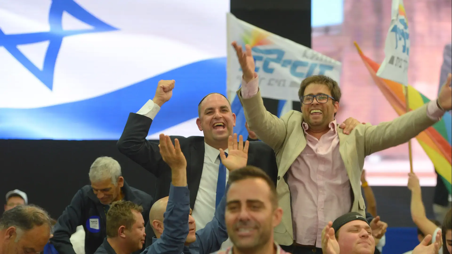 אורן חזן חוגג את ניצחון הבחירות, גני התערוכה מרץ 2015