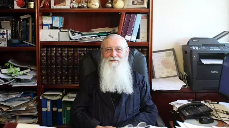 משה שלזינגר, הרב שמסייע למשפחות חשוכות ילדים. יוני 2015 משה שלזינגר, הרב שמסייע למשפחות חשוכות ילדים. יוני 2015