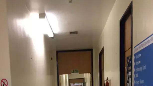 תיעוד של רוח רפאים מסתובבת בבית חולים תיעוד של רוח רפאים מסתובבת בבית חולים
