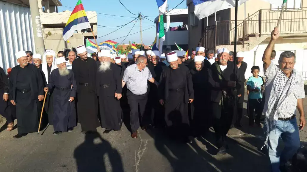 מאות דרוזים מפגינים למען בני משפחותיהם בסוריה, עוספיה, 15 ביוני 2015 מאות דרוזים מפגינים למען בני משפחותיהם בסוריה, עוספיה, 15 ביוני 2015