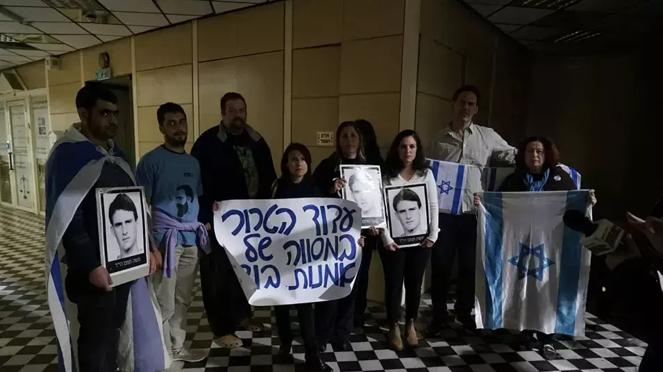 הפסקת המימון הממשלתי להצגה "הזמן המקביל" בתיאטרון אלמידאן