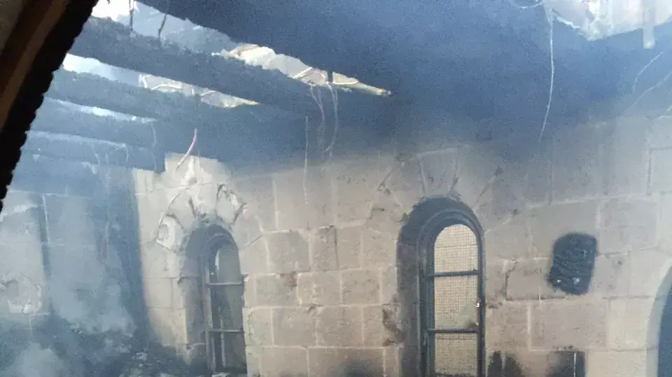 חשד להצתה בצפון הכינרת: דליקה פרצה בכנסיית הלחם והדגים שליד כפר נחום, יוני 2015 חשד להצתה בצפון הכינרת: דליקה פרצה בכנסיית הלחם והדגים שליד כפר נחום, יוני 2015