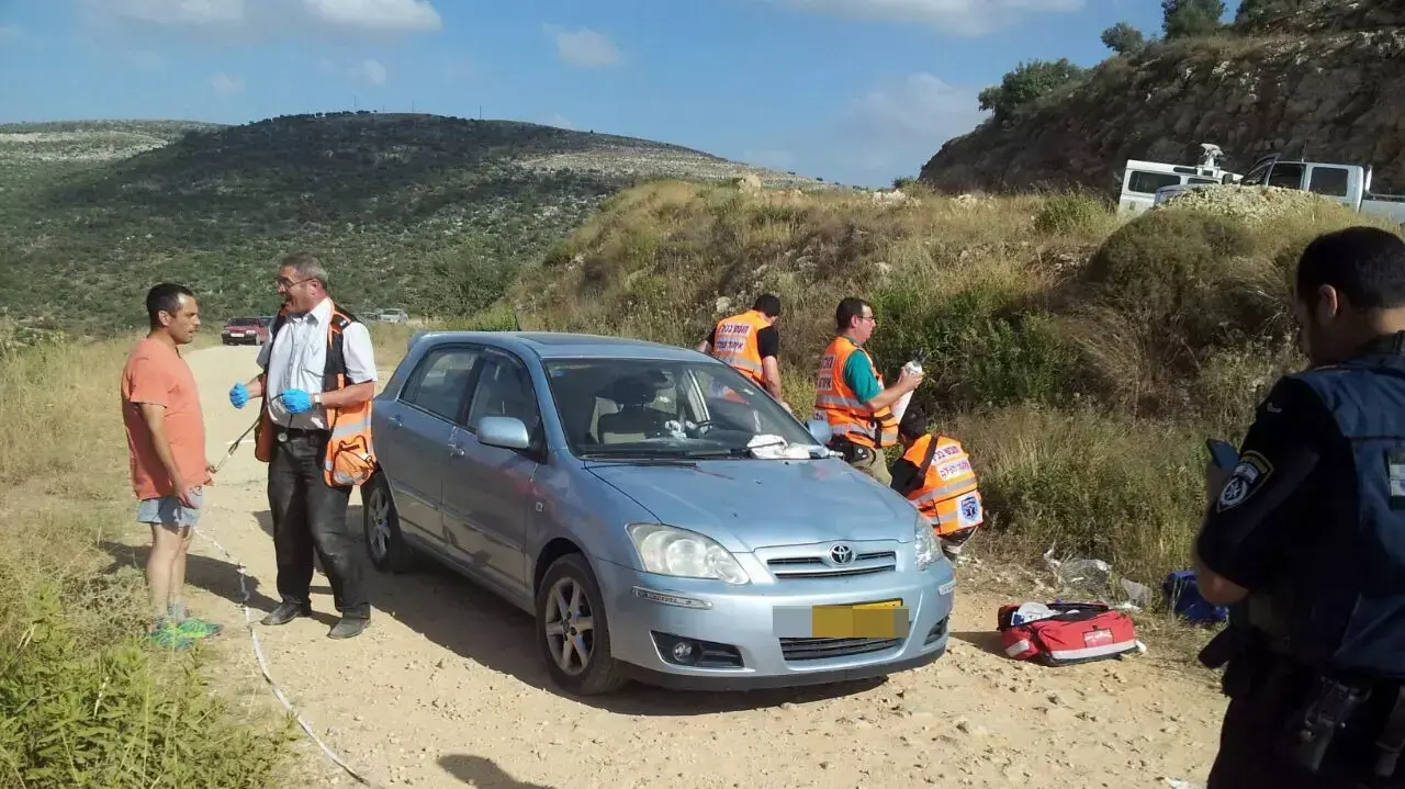 זירת האירוע החשוד כפיגוע ירי בסמוך ליישוב דולב שבבנימין זירת האירוע החשוד כפיגוע ירי בסמוך ליישוב דולב שבבנימין