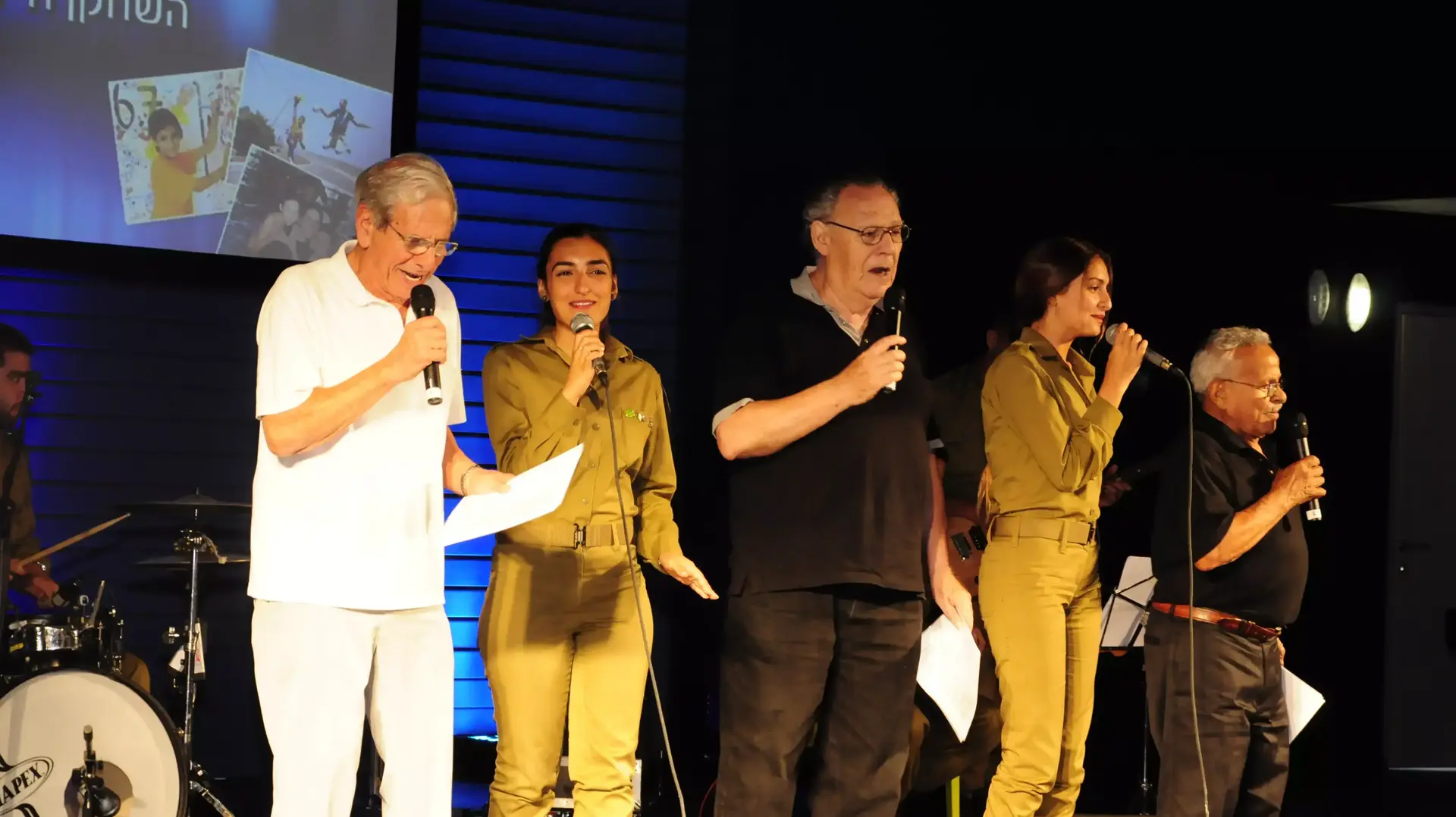 חיים טופול באירוע פתיחת התיאטרון בכפר נהר הירדן יוני 2015