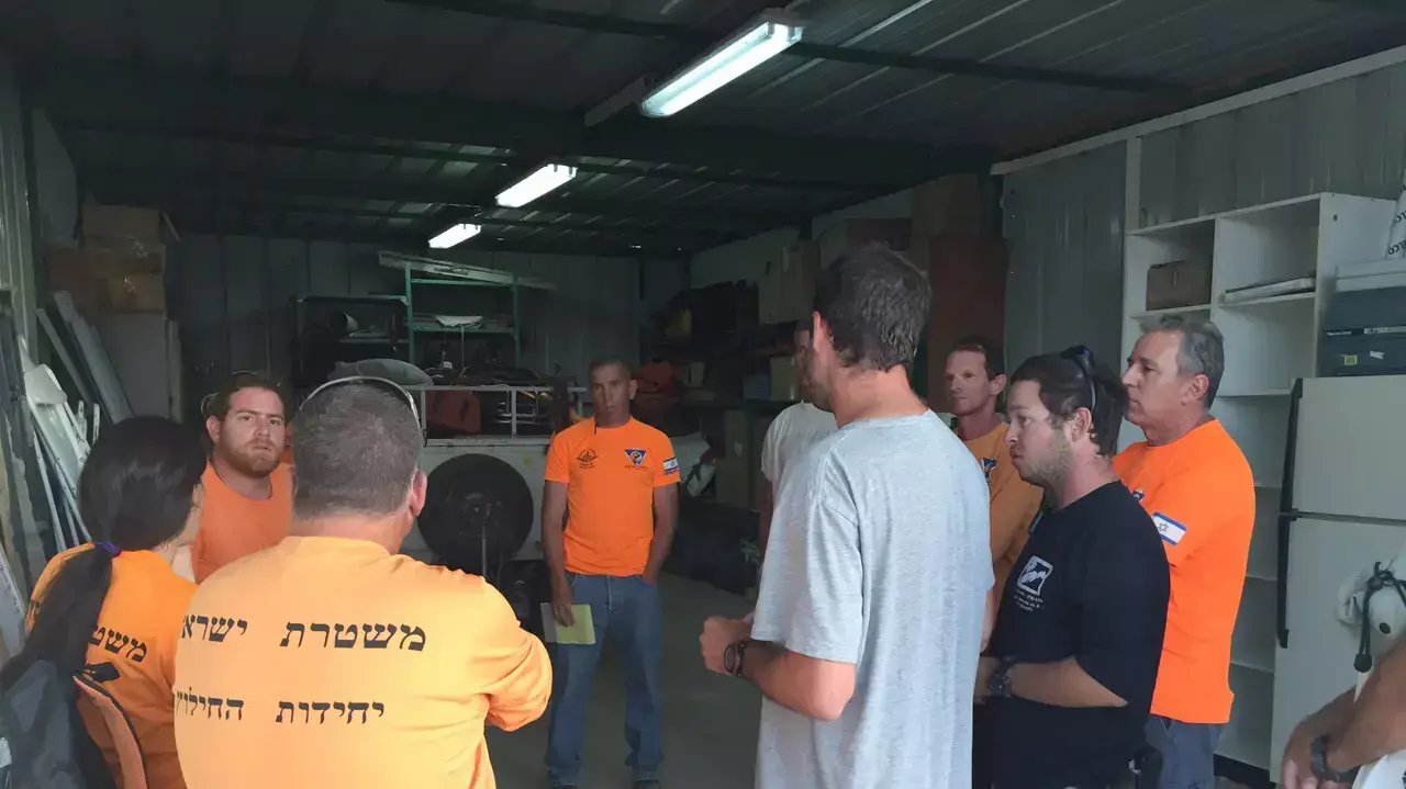 אנשי יחידת חילוץ הר הנגב של המחוז הדרומי במשטרה אנשי יחידת חילוץ הר הנגב של המחוז הדרומי במשטרה