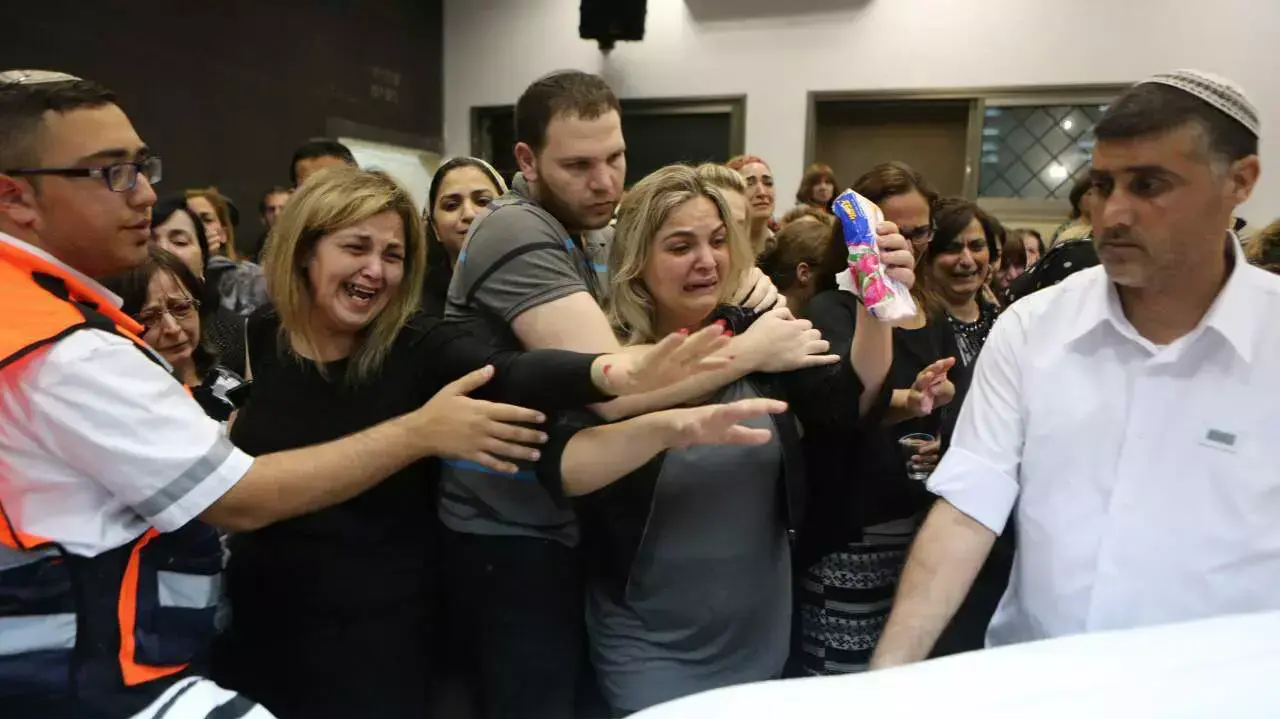 הלווייתו של דני גונן שנרצח בפיגוע ירי בבנימין, יוני 2015