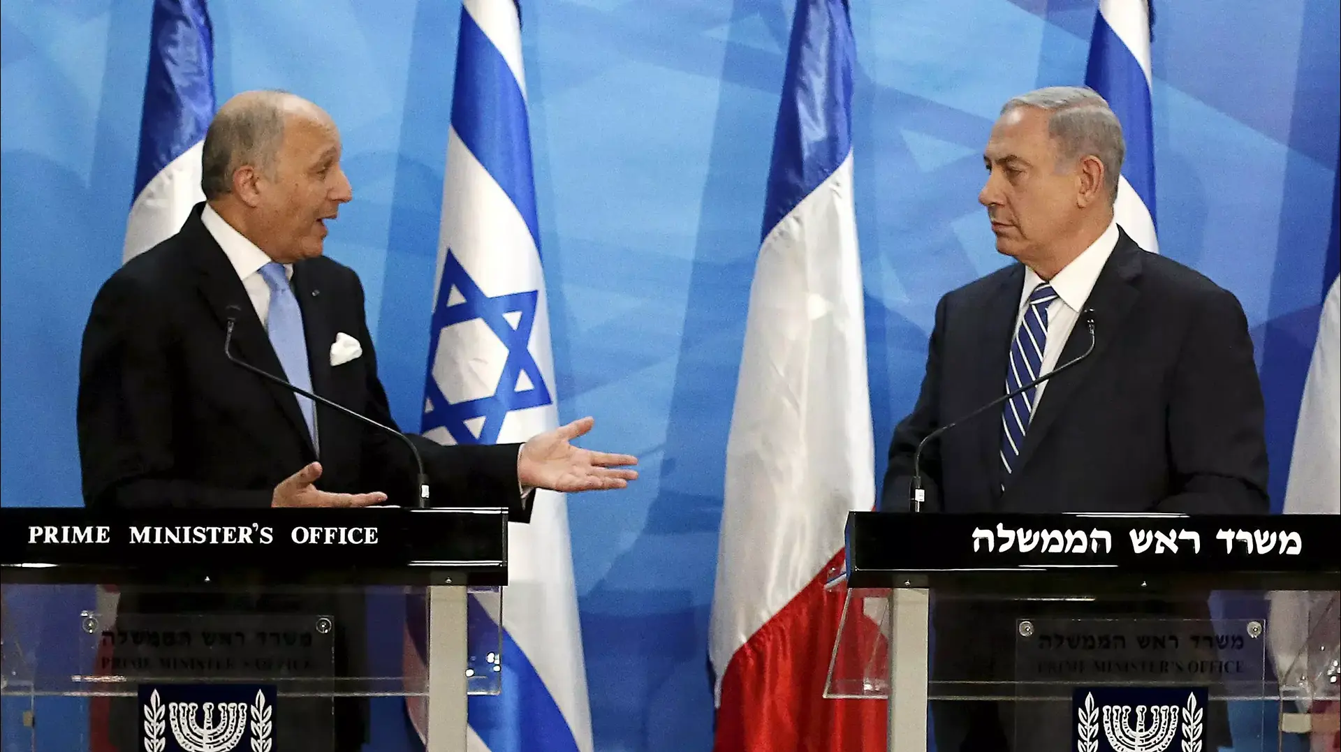 ראש הממשלה בנימין נתניהו בפגישה עם שר החוץ של צרפת לורן פביוס, יוני 2015 ראש הממשלה בנימין נתניהו בפגישה עם שר החוץ של צרפת לורן פביוס, יוני 2015
