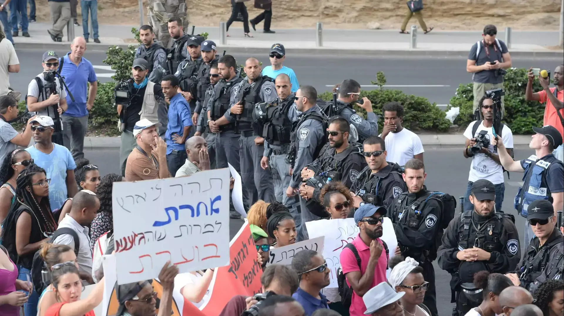 הפגנת יוצאי אתיופיה, תל אביב, 22 ביוני 2015 הפגנת יוצאי אתיופיה, תל אביב, 22 ביוני 2015
