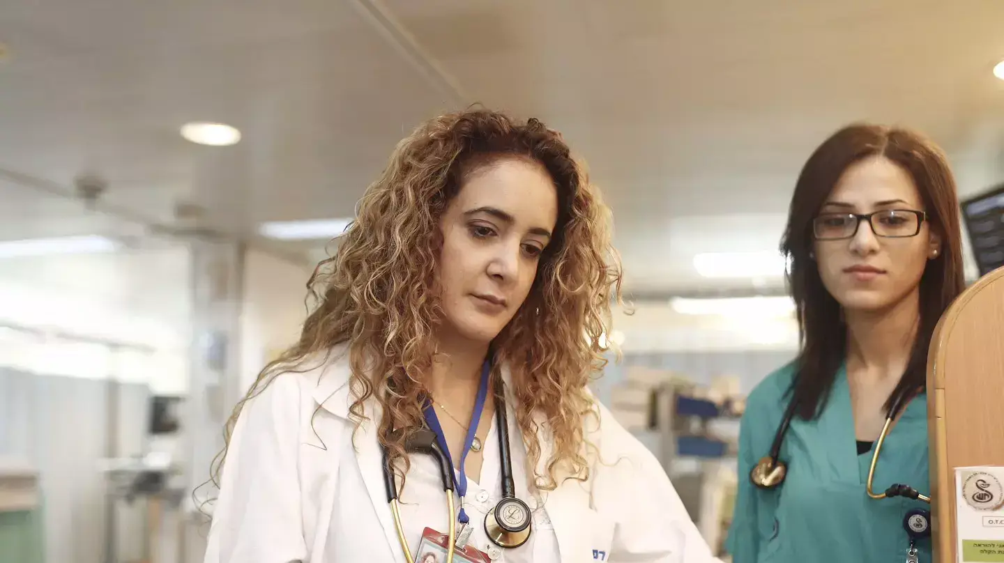 ד"ר ענבל מרחום, בית חולים שיבא בתל השומר, יוני 2015 ד"ר ענבל מרחום, בית חולים שיבא בתל השומר, יוני 2015