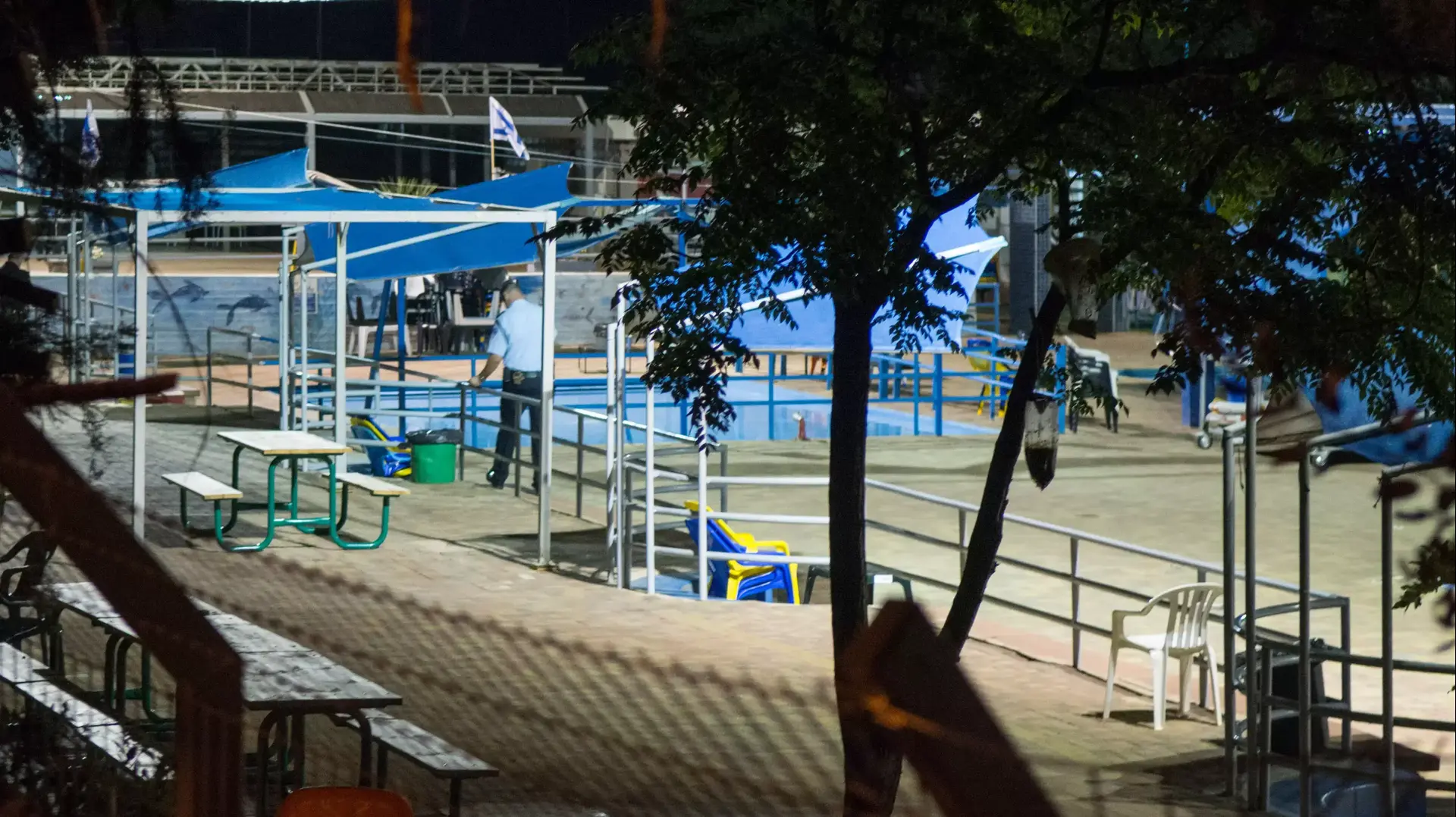 בריכת השחייה בחצור הגלילית, יוני 2015 בריכת השחייה בחצור הגלילית, יוני 2015