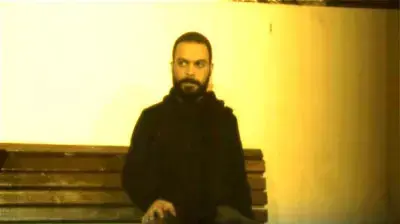 מתוך הקליפ של עמיר בניון מתוך הקליפ של עמיר בניון