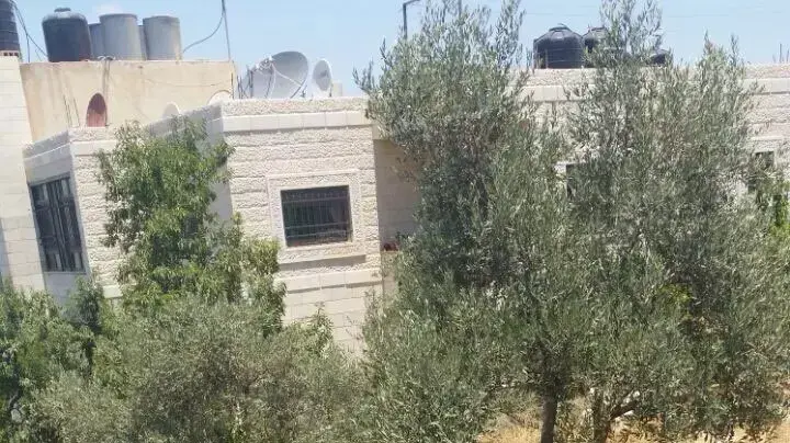 בקבוקי תבערה הושלחו לעבר בית של תושב הכפר דורא אל-קרע הסמוך לבית אל. בקבוקי תבערה הושלחו לעבר בית של תושב הכפר דורא אל-קרע הסמוך לבית אל.