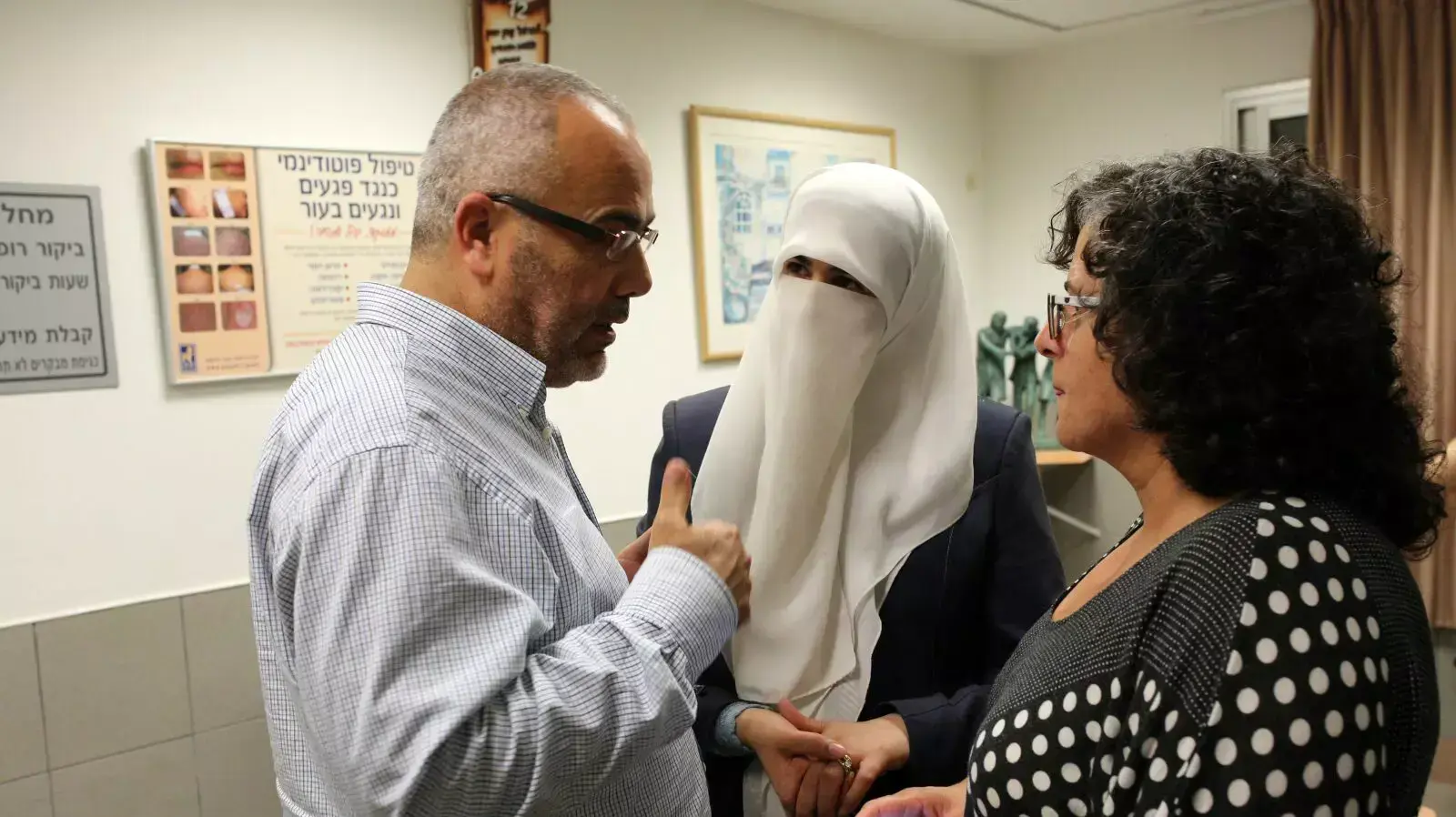 ביקור העציר המנהלי חאדר עדנאן בבית החולים אסף הרופא, יוני 2015 ביקור העציר המנהלי חאדר עדנאן בבית החולים אסף הרופא, יוני 2015