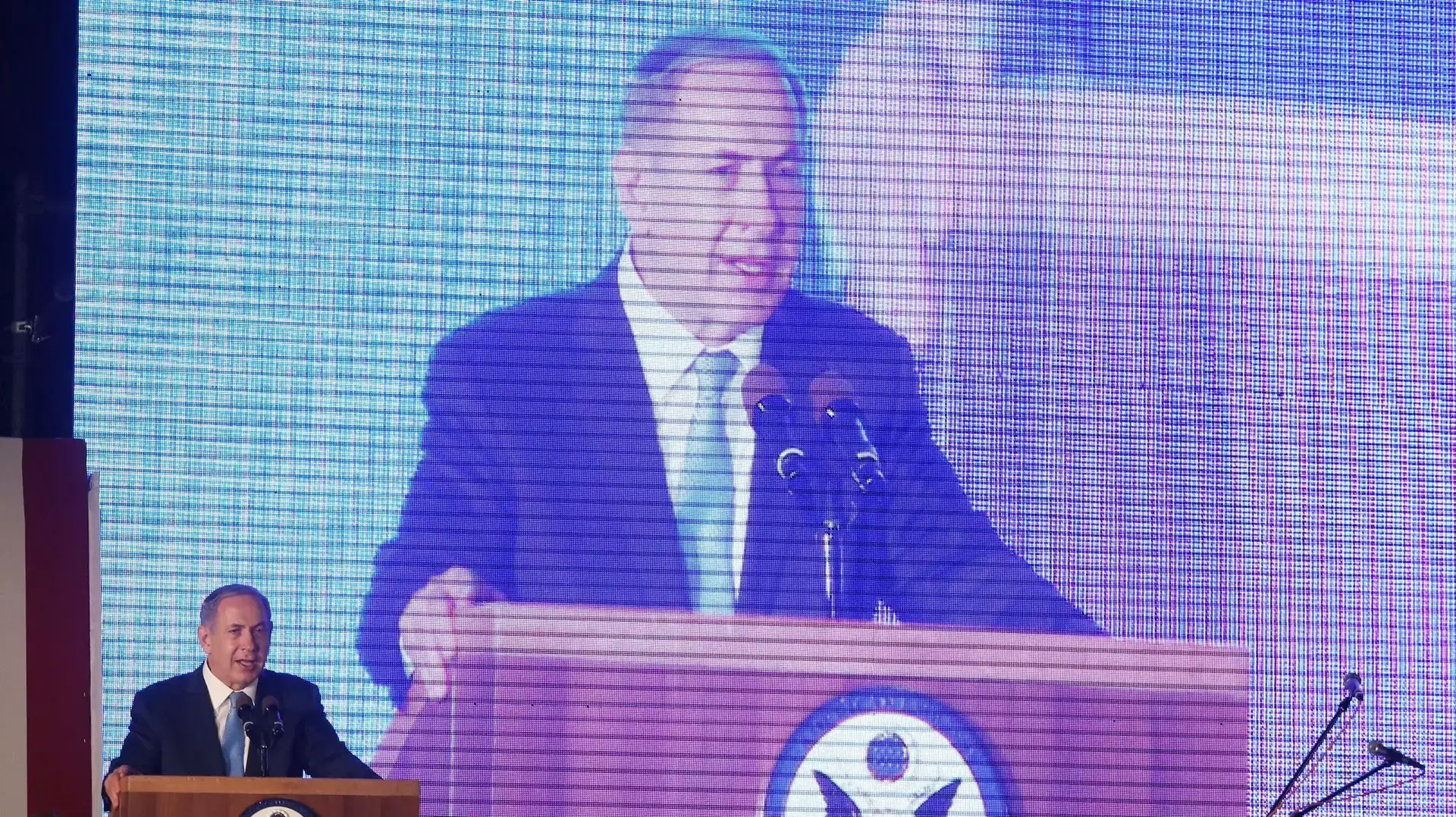 נושא: ראש הממשלה בנימין נתניהו באירוע לציון יום העצמאות של ארה''ב בבית השגריר בהרצליה פיתוח, 1.7.15 נושא: ראש הממשלה בנימין נתניהו באירוע לציון יום העצמאות של ארה''ב בבית השגריר בהרצליה פיתוח, 1.7.15