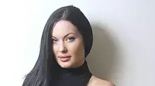 וורוניקה בלאק לפני הניתוחים שהפכו אותה לאנג'לינה ג'ולי וורוניקה בלאק לפני הניתוחים שהפכו אותה לאנג'לינה ג'ולי