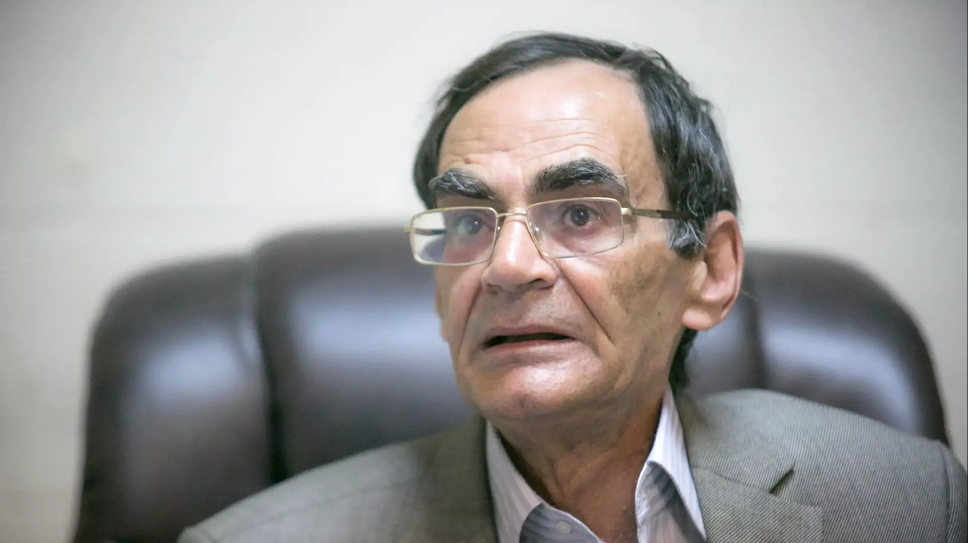 פאוזי אבו גוש, מנהל בית הספר של מוחמד אבו חדיר