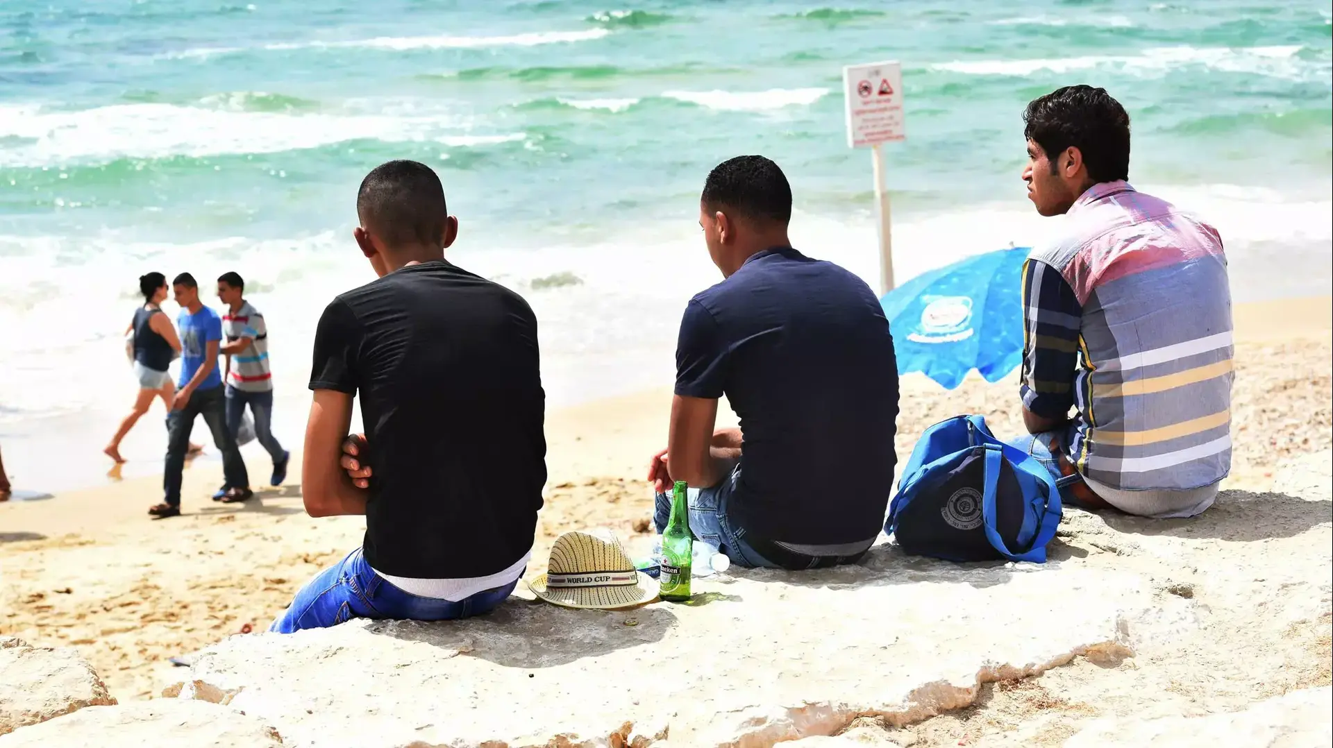 פלסטינים בחוף הים, תל אביב, 2 ביולי 2015 פלסטינים בחוף הים, תל אביב, 2 ביולי 2015