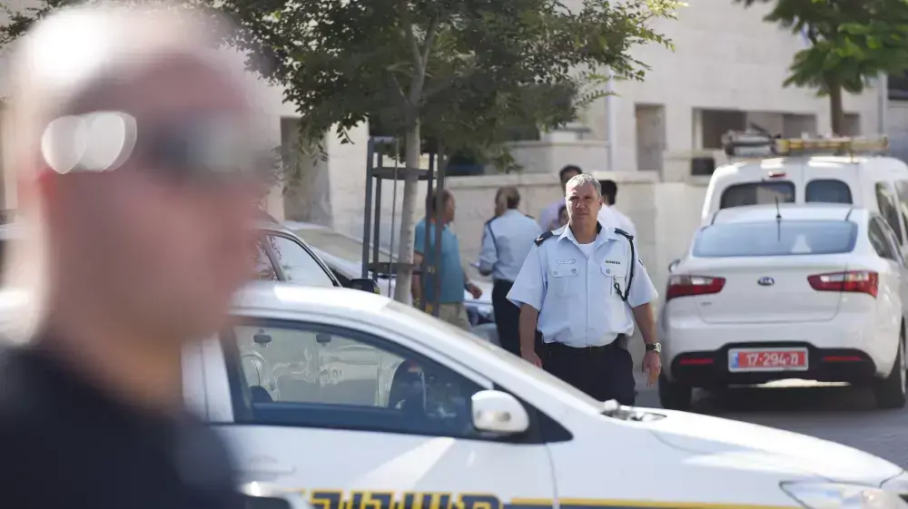 תת ניצב חיים אפרגן מחוץ לביתו של אפרים ברכה, מודיעין תת ניצב חיים אפרגן מחוץ לביתו של אפרים ברכה, מודיעין