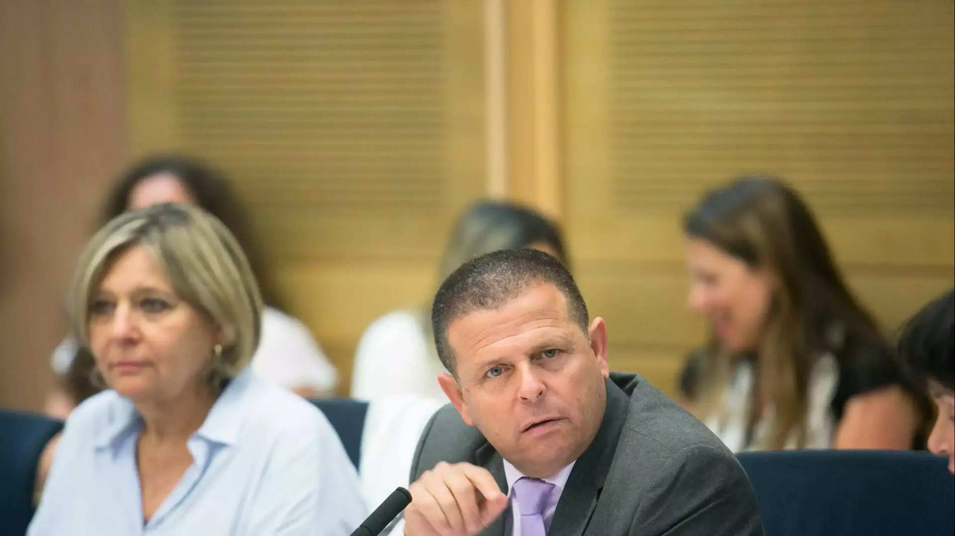 יו"ר ועדת הכלכלה איתן כבל בדיון הוועדה במתווה הגז, יולי 2015 יו"ר ועדת הכלכלה איתן כבל בדיון הוועדה במתווה הגז, יולי 2015