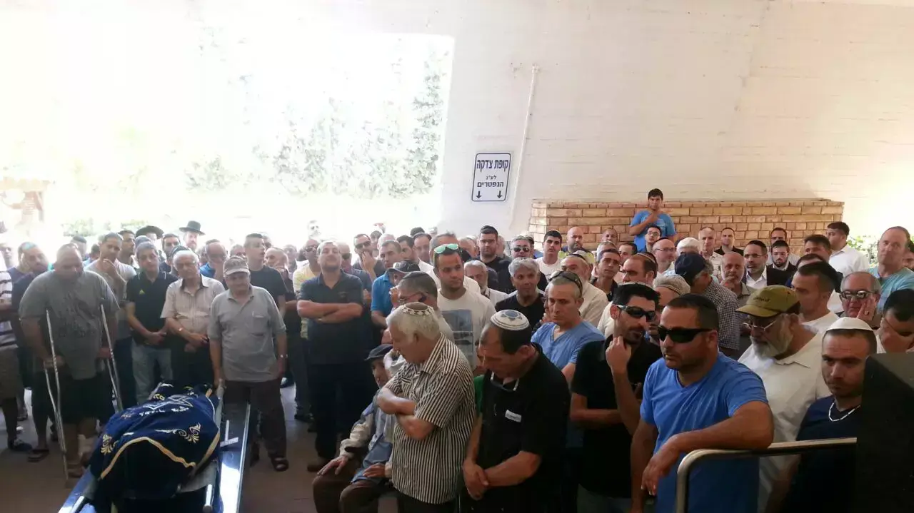 הלווייתו של מאיר אוחנה באשדוד, אוגוסט 2015 הלווייתו של מאיר אוחנה באשדוד, אוגוסט 2015